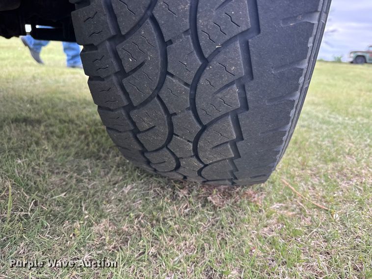 image for item FB7254 2003 Ford F250 Super Duty Crew Cab pickup truck