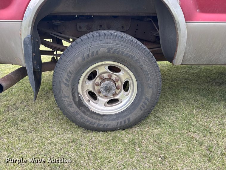 image for item FB7254 2003 Ford F250 Super Duty Crew Cab pickup truck