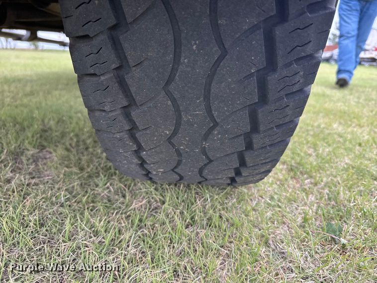 image for item FB7254 2003 Ford F250 Super Duty Crew Cab pickup truck