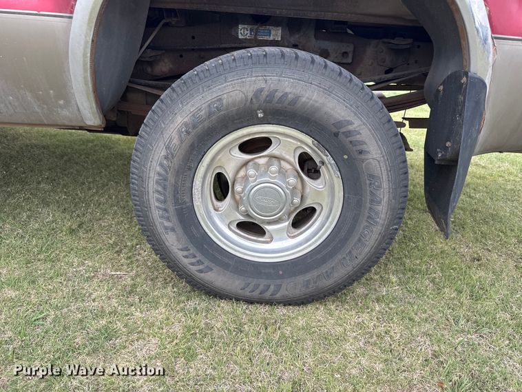 image for item FB7254 2003 Ford F250 Super Duty Crew Cab pickup truck
