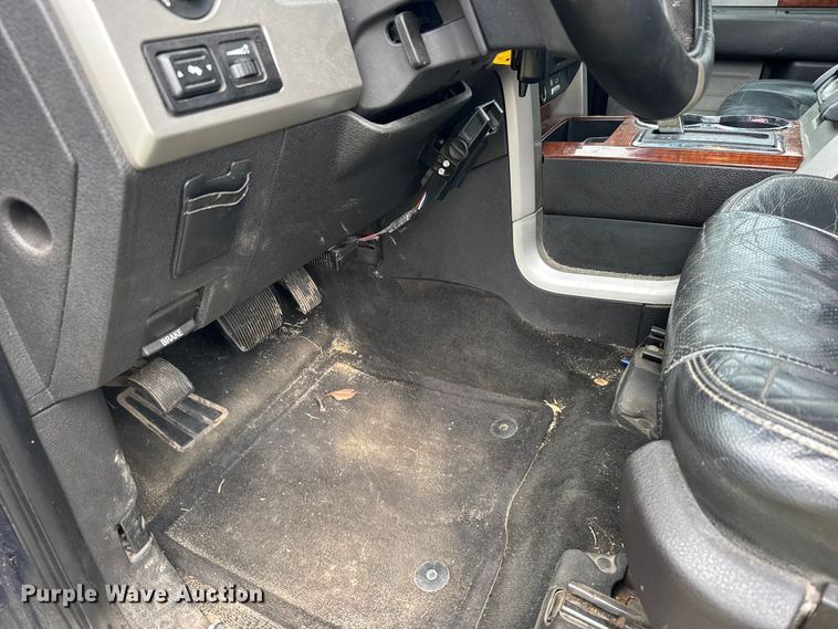 image for item FB7256 2010 Ford F150 Crew Cab pickup truck