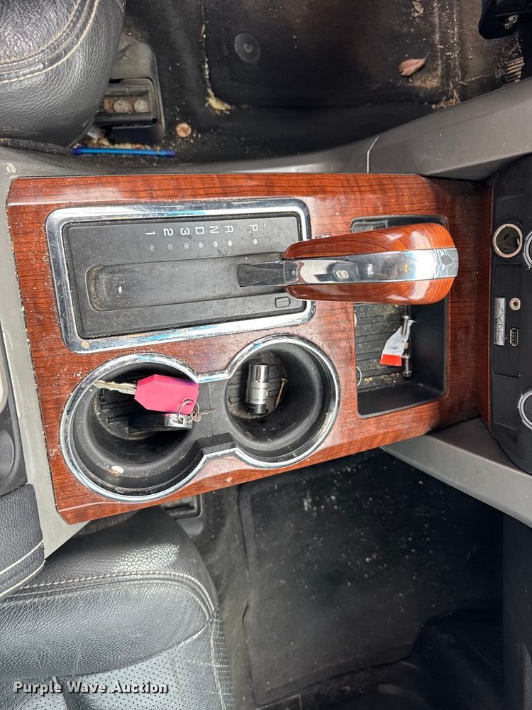 image for item FB7256 2010 Ford F150 Crew Cab pickup truck