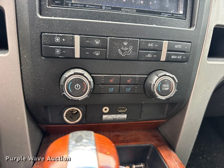 image for item FB7256 2010 Ford F150 Crew Cab pickup truck