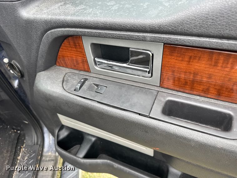 image for item FB7256 2010 Ford F150 Crew Cab pickup truck