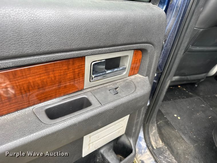image for item FB7256 2010 Ford F150 Crew Cab pickup truck
