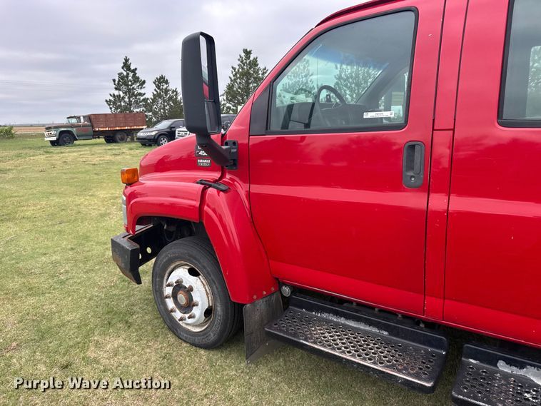 image for item FB7259 2004 GMC C4500 flatbed truck