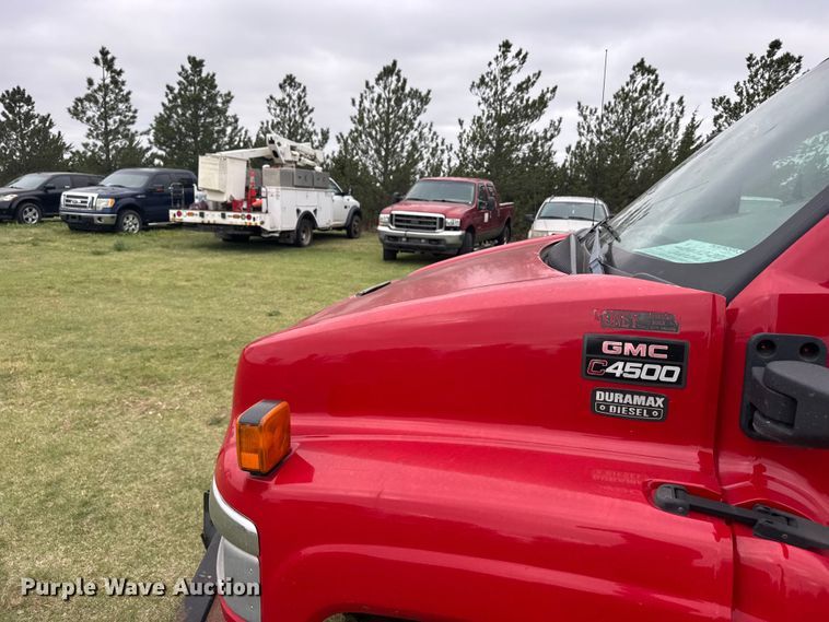 image for item FB7259 2004 GMC C4500 flatbed truck