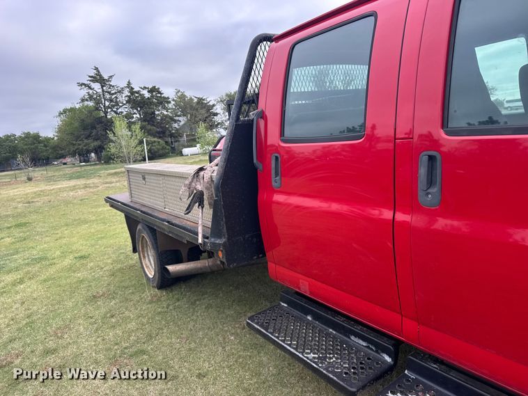 image for item FB7259 2004 GMC C4500 flatbed truck