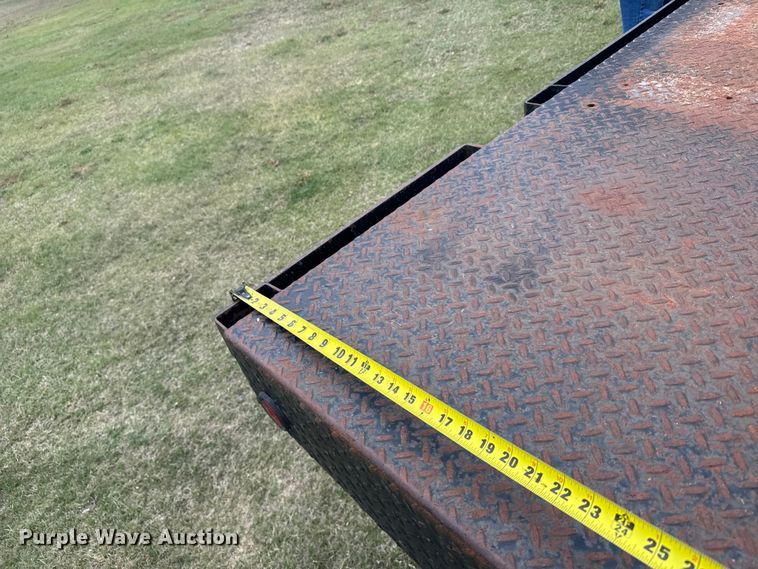image for item FB7259 2004 GMC C4500 flatbed truck