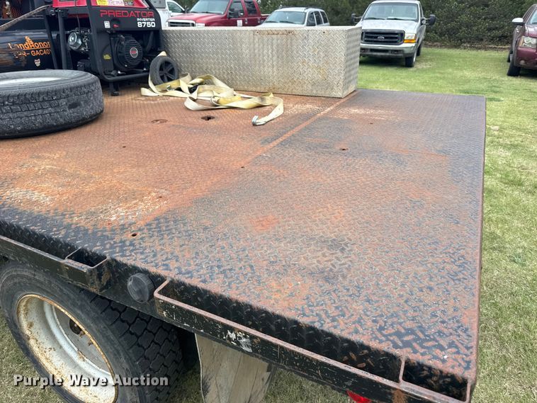 image for item FB7259 2004 GMC C4500 flatbed truck