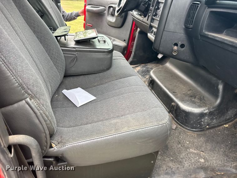 image for item FB7259 2004 GMC C4500 flatbed truck