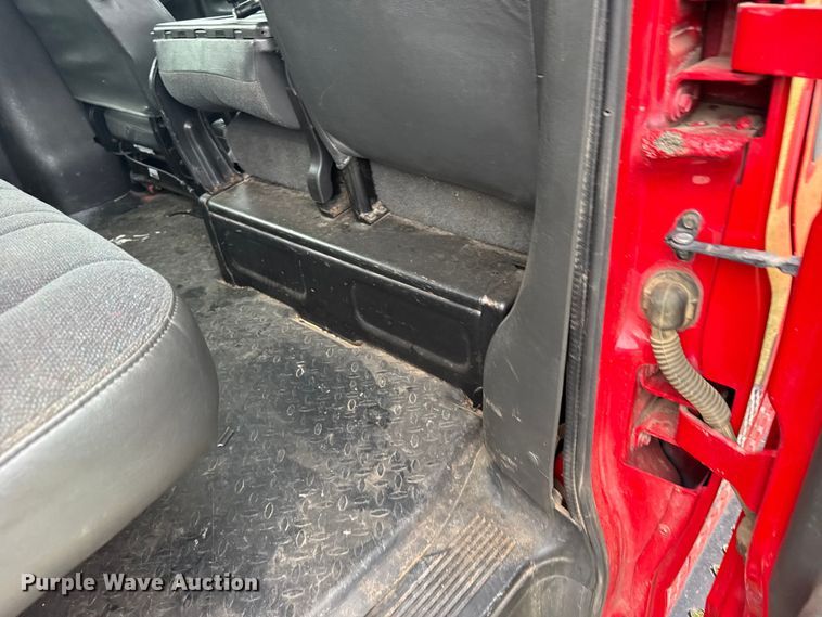 image for item FB7259 2004 GMC C4500 flatbed truck