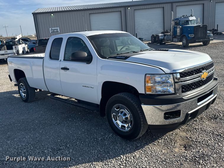 image for item FB7262 2012 Chevrolet Silverado 2500HD Ext. Cab pickup truck