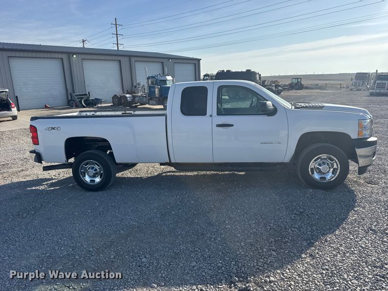 image for item FB7262 2012 Chevrolet Silverado 2500HD Ext. Cab pickup truck