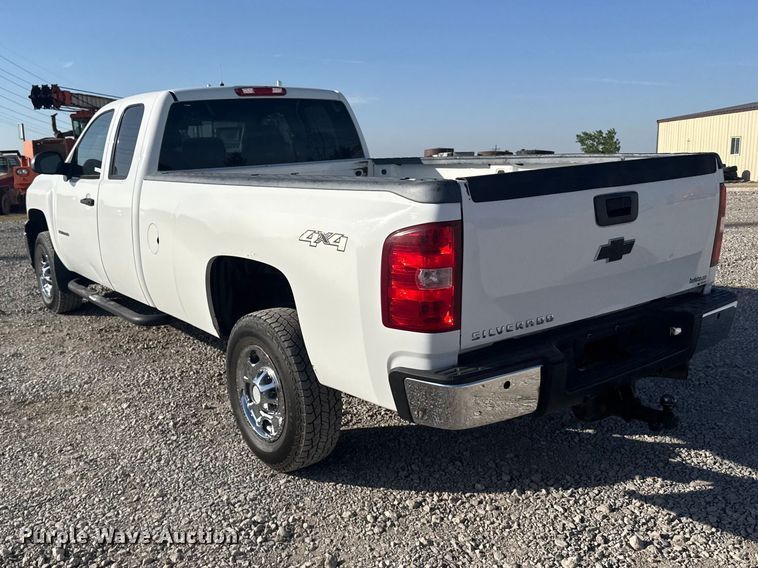 image for item FB7262 2012 Chevrolet Silverado 2500HD Ext. Cab pickup truck