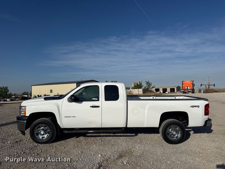 image for item FB7262 2012 Chevrolet Silverado 2500HD Ext. Cab pickup truck