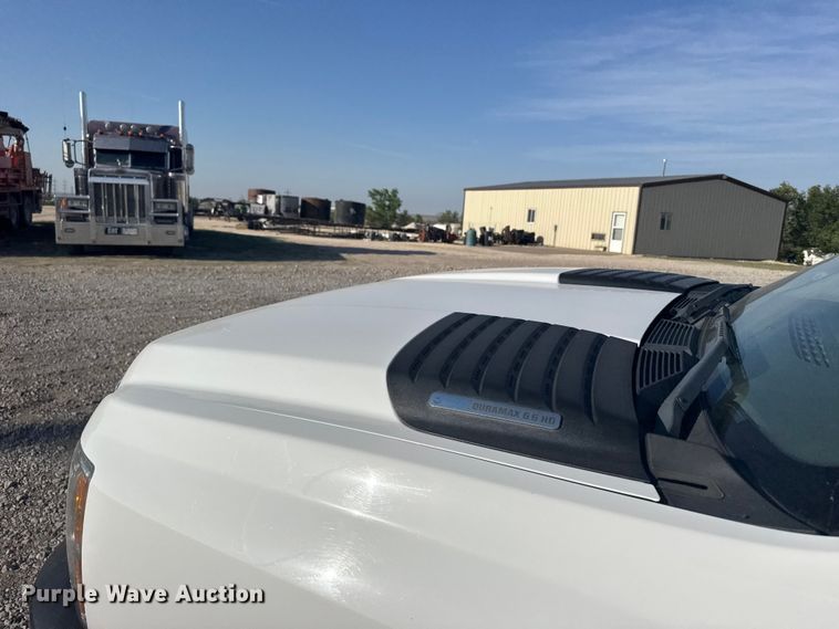 image for item FB7262 2012 Chevrolet Silverado 2500HD Ext. Cab pickup truck