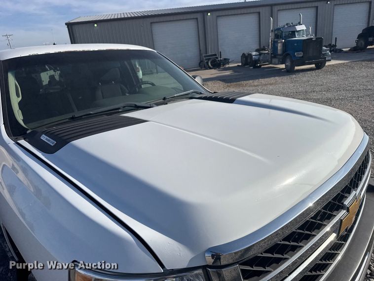 image for item FB7262 2012 Chevrolet Silverado 2500HD Ext. Cab pickup truck