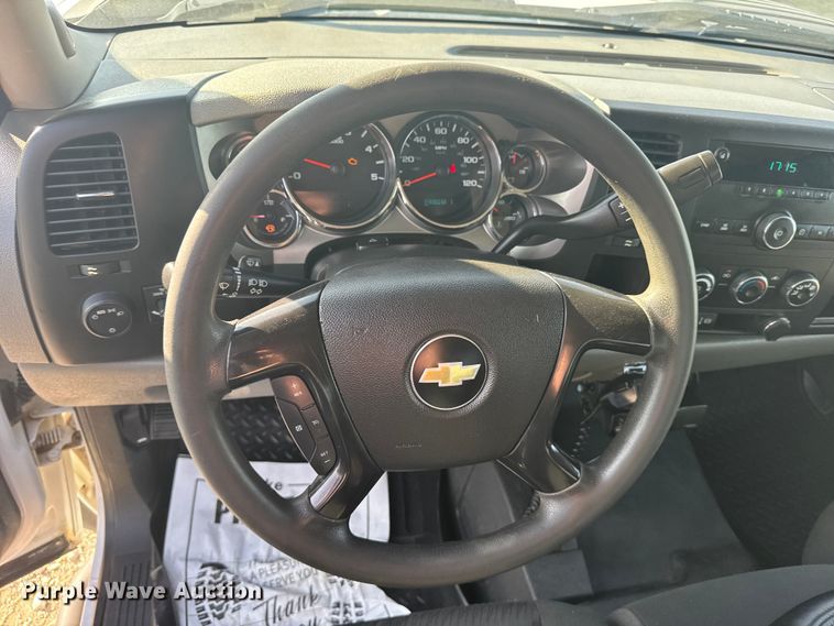 image for item FB7262 2012 Chevrolet Silverado 2500HD Ext. Cab pickup truck