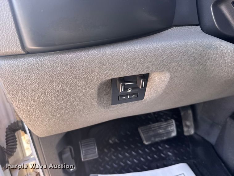 image for item FB7262 2012 Chevrolet Silverado 2500HD Ext. Cab pickup truck