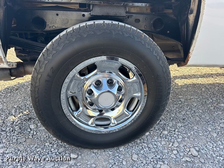 image for item FB7262 2012 Chevrolet Silverado 2500HD Ext. Cab pickup truck