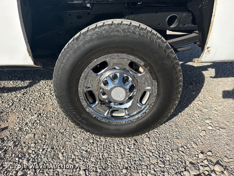 image for item FB7262 2012 Chevrolet Silverado 2500HD Ext. Cab pickup truck