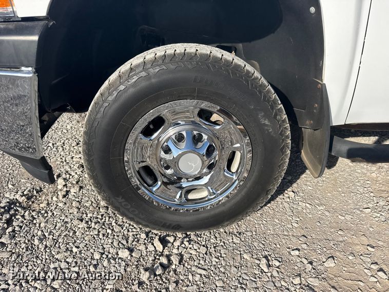 image for item FB7262 2012 Chevrolet Silverado 2500HD Ext. Cab pickup truck