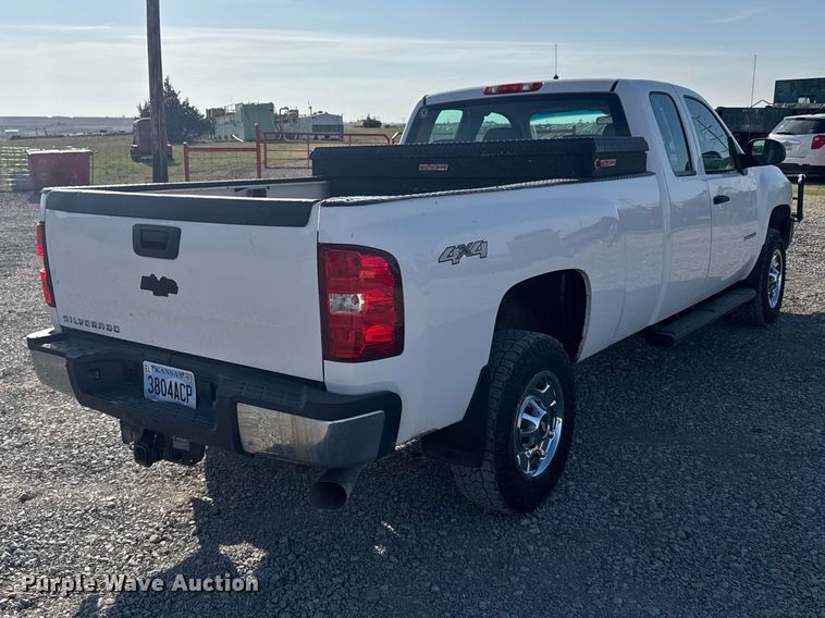 image for item FB7263 2013 Chevrolet Silverado 2500HD Ext. Cab pickup truck