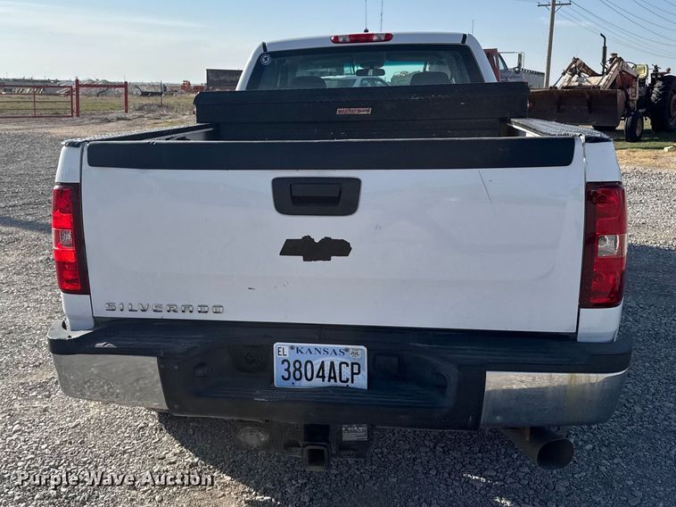 image for item FB7263 2013 Chevrolet Silverado 2500HD Ext. Cab pickup truck