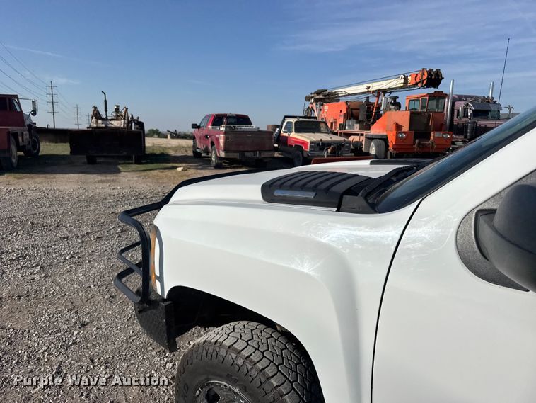 image for item FB7263 2013 Chevrolet Silverado 2500HD Ext. Cab pickup truck