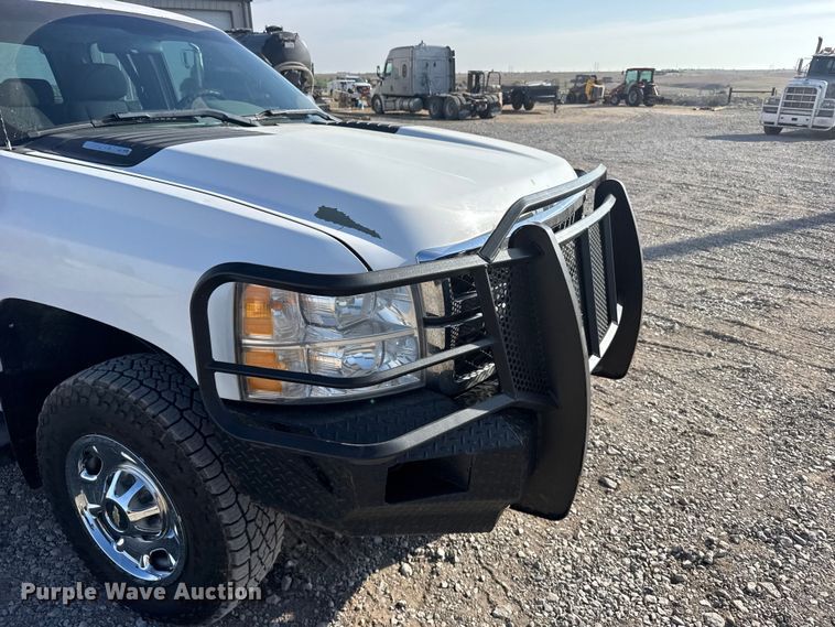 image for item FB7263 2013 Chevrolet Silverado 2500HD Ext. Cab pickup truck