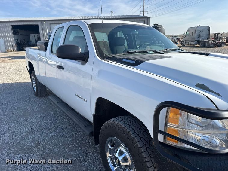 image for item FB7263 2013 Chevrolet Silverado 2500HD Ext. Cab pickup truck