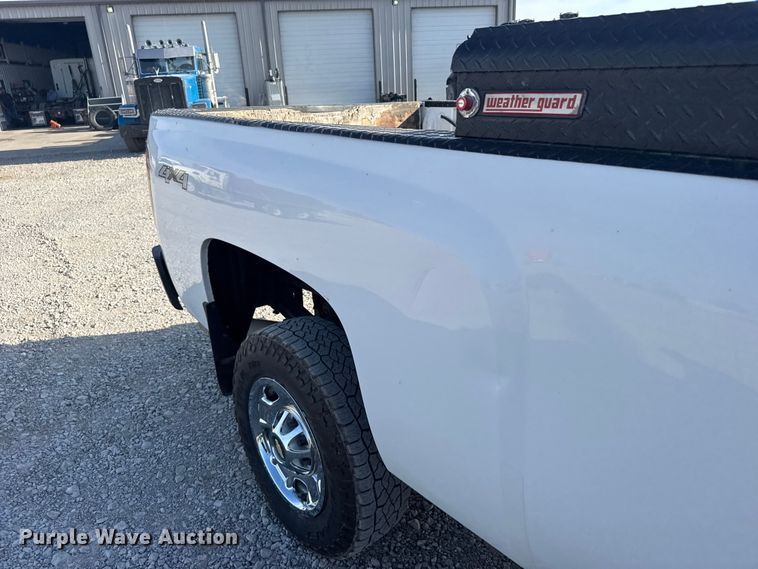 image for item FB7263 2013 Chevrolet Silverado 2500HD Ext. Cab pickup truck