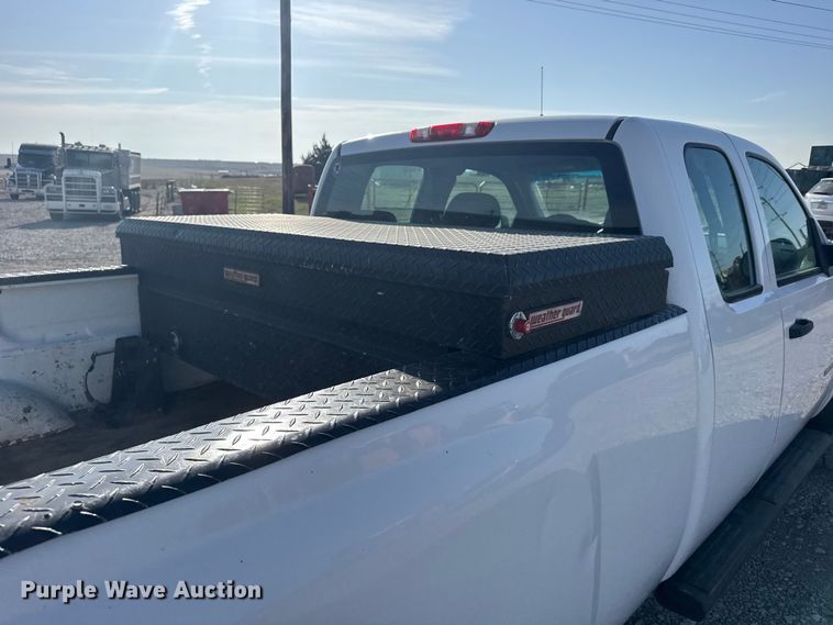image for item FB7263 2013 Chevrolet Silverado 2500HD Ext. Cab pickup truck