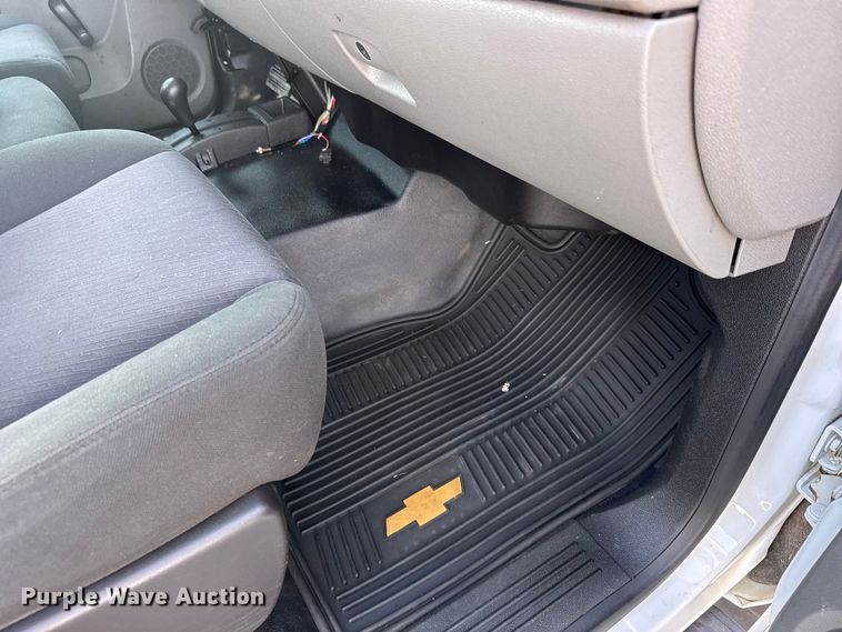 image for item FB7263 2013 Chevrolet Silverado 2500HD Ext. Cab pickup truck