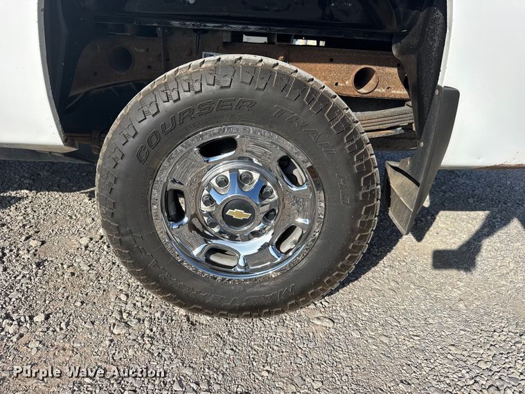image for item FB7263 2013 Chevrolet Silverado 2500HD Ext. Cab pickup truck