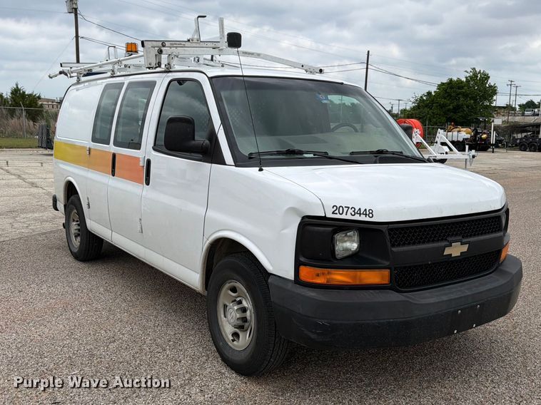 image for item FB8116 2017 Chevrolet Express van