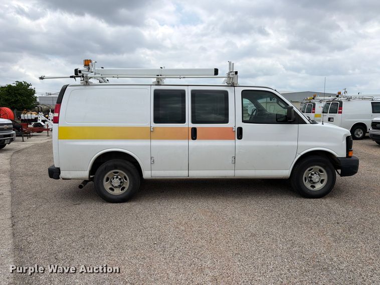 image for item FB8116 2017 Chevrolet Express van