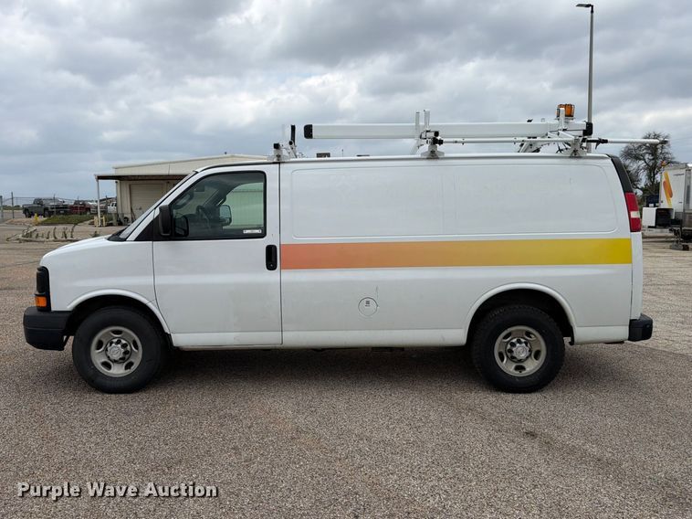 image for item FB8116 2017 Chevrolet Express van