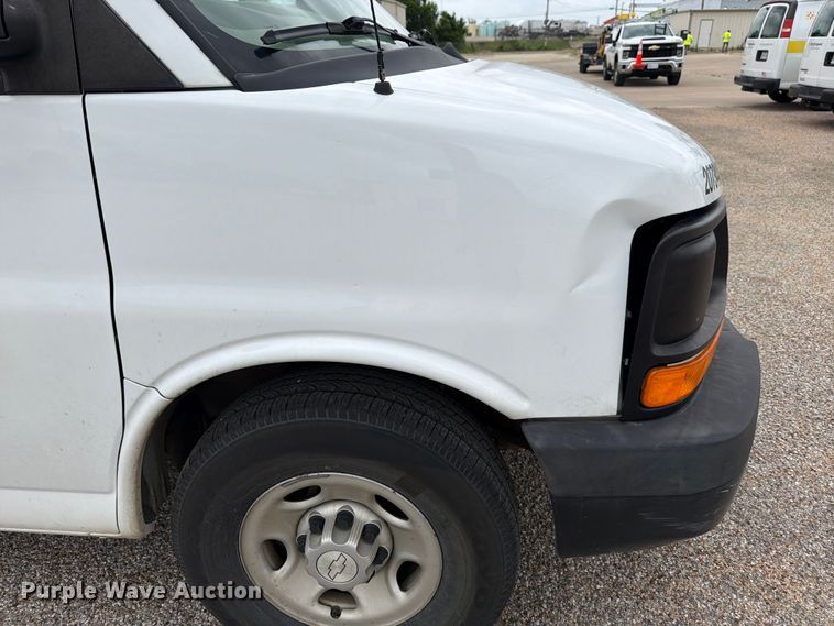 image for item FB8116 2017 Chevrolet Express van