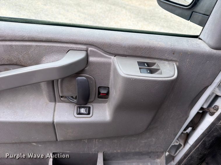 image for item FB8116 2017 Chevrolet Express van