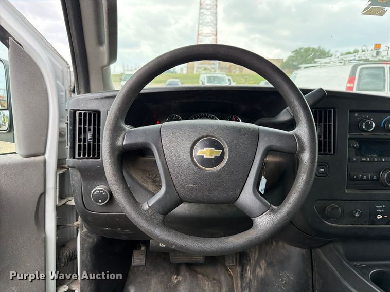 image for item FB8116 2017 Chevrolet Express van