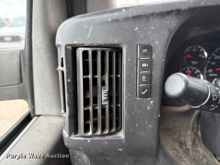image for item FB8116 2017 Chevrolet Express van