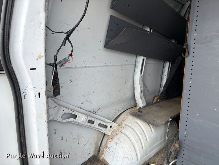 image for item FB8116 2017 Chevrolet Express van