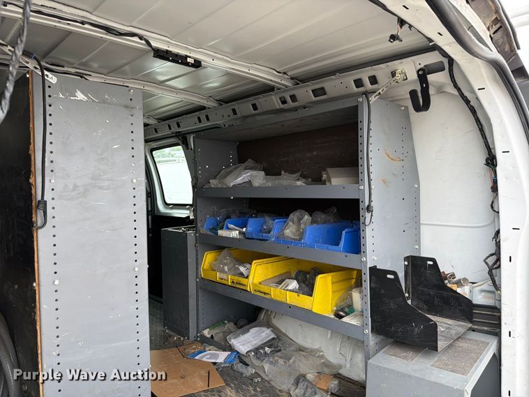 image for item FB8116 2017 Chevrolet Express van