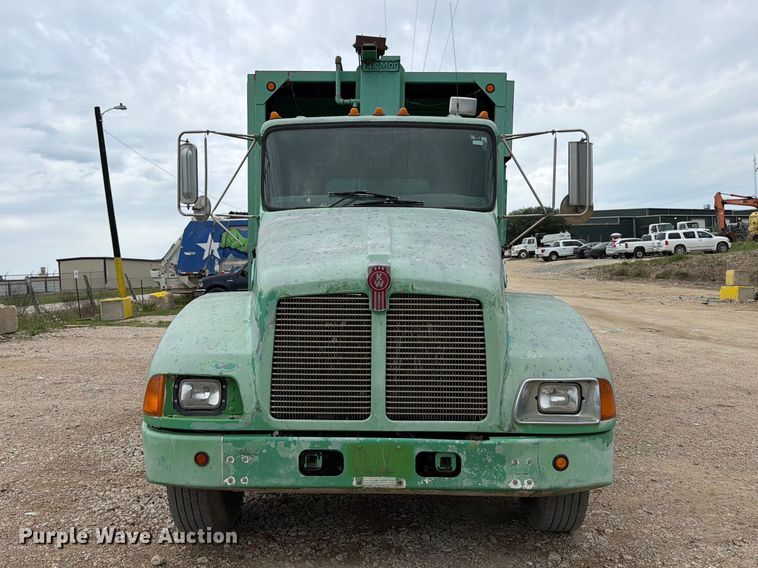 image for item FB8118 2004 Kenworth T300 refuse truck