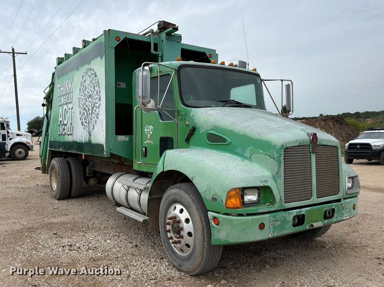 image for item FB8118 2004 Kenworth T300 refuse truck