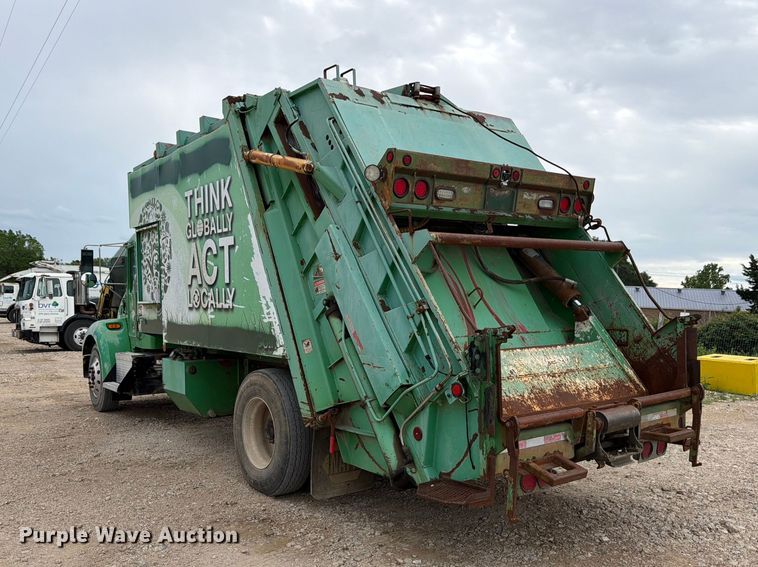 image for item FB8118 2004 Kenworth T300 refuse truck