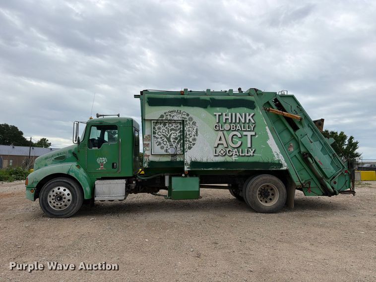 image for item FB8118 2004 Kenworth T300 refuse truck