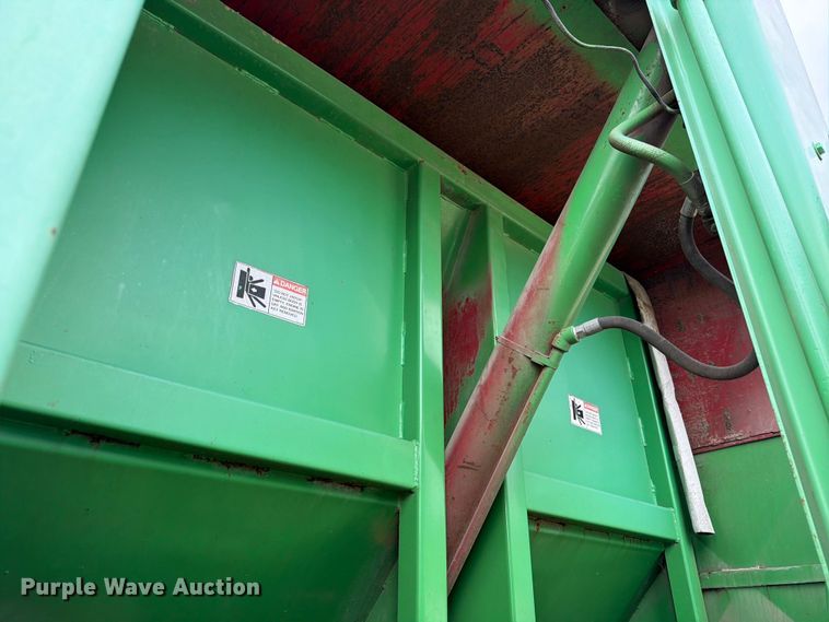 image for item FB8118 2004 Kenworth T300 refuse truck